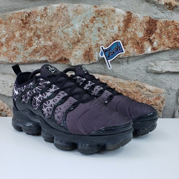 nike air vapormax plus geometric